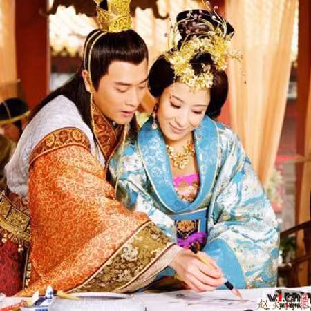 Vào ngày thành hôn, hoàng đế sẽ không đích thân đến đón dâu. Thay vào đó, nhà vua sẽ cử người tới phủ của hoàng hậu để rước vào cung thực hiện các lễ nghi trong ngày đại hôn.