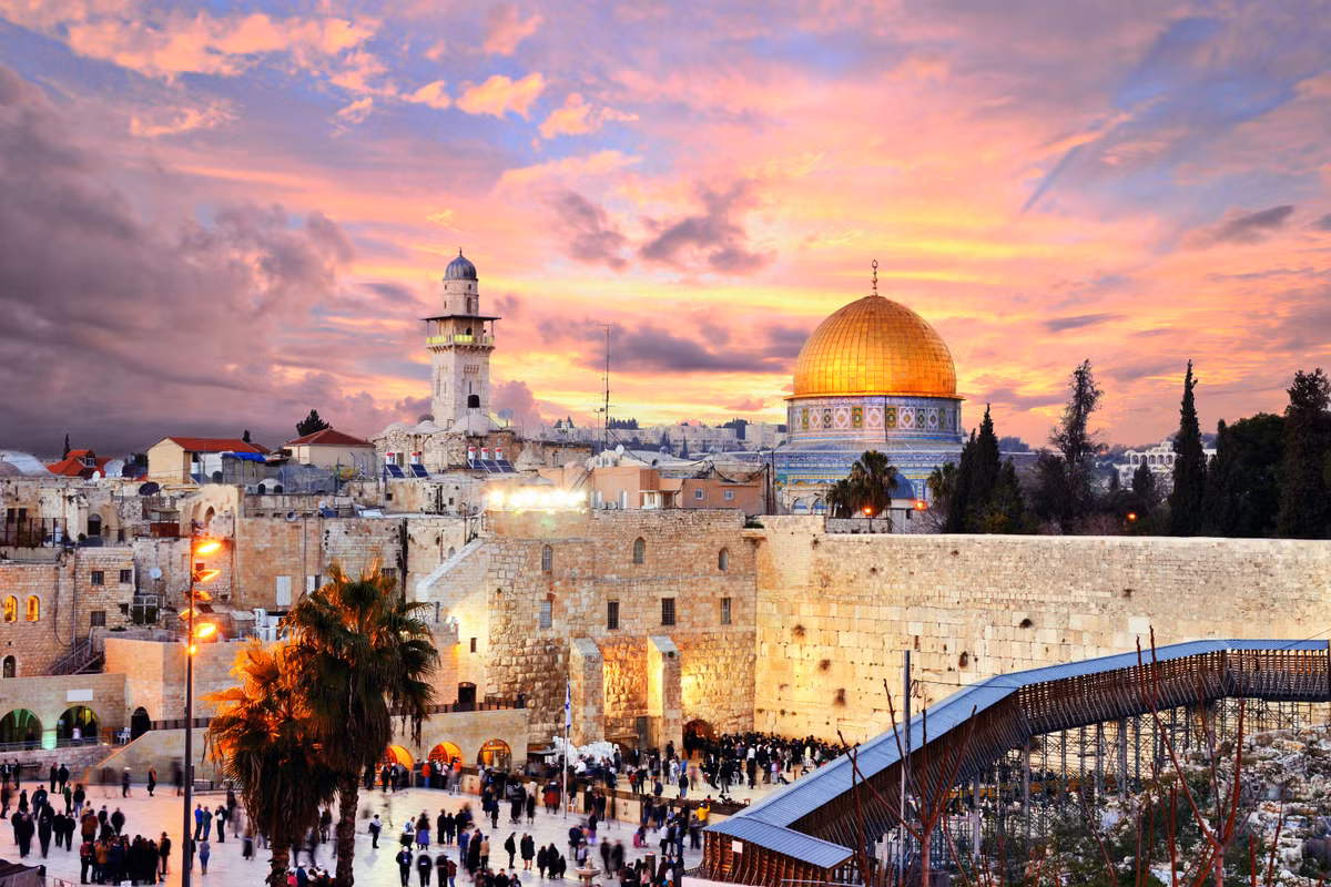 Jerusalem có hơn 2.000 địa điểm khảo cổ thu hút giới chuyên gia trong và ngoài nước tới khai quật, giải mã những bí ẩn về vùng đất linh thiêng này.