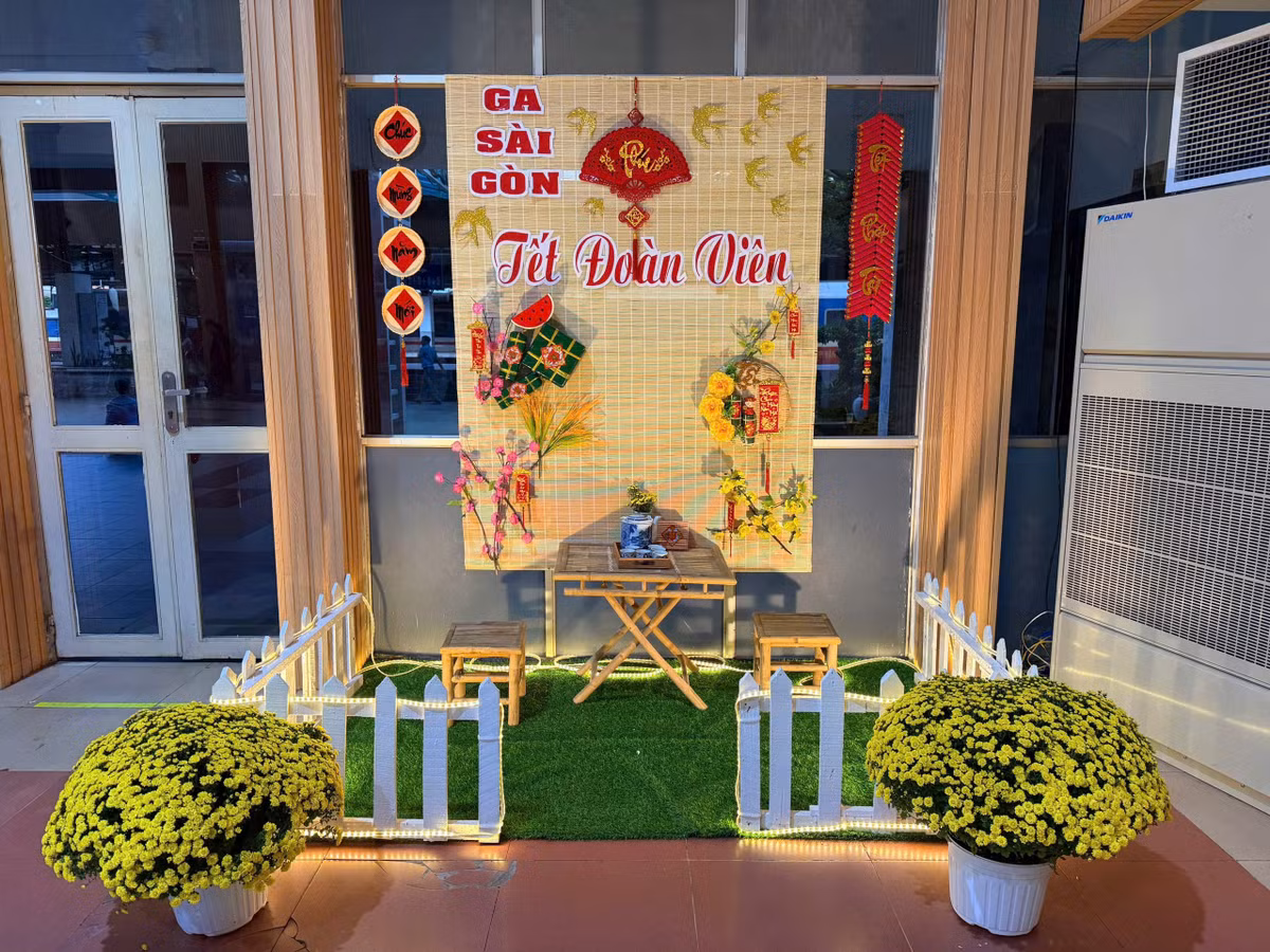 Duong sat hut khach dip Tet Nguyen dan 2025, ve tau chi con it-Hinh-4