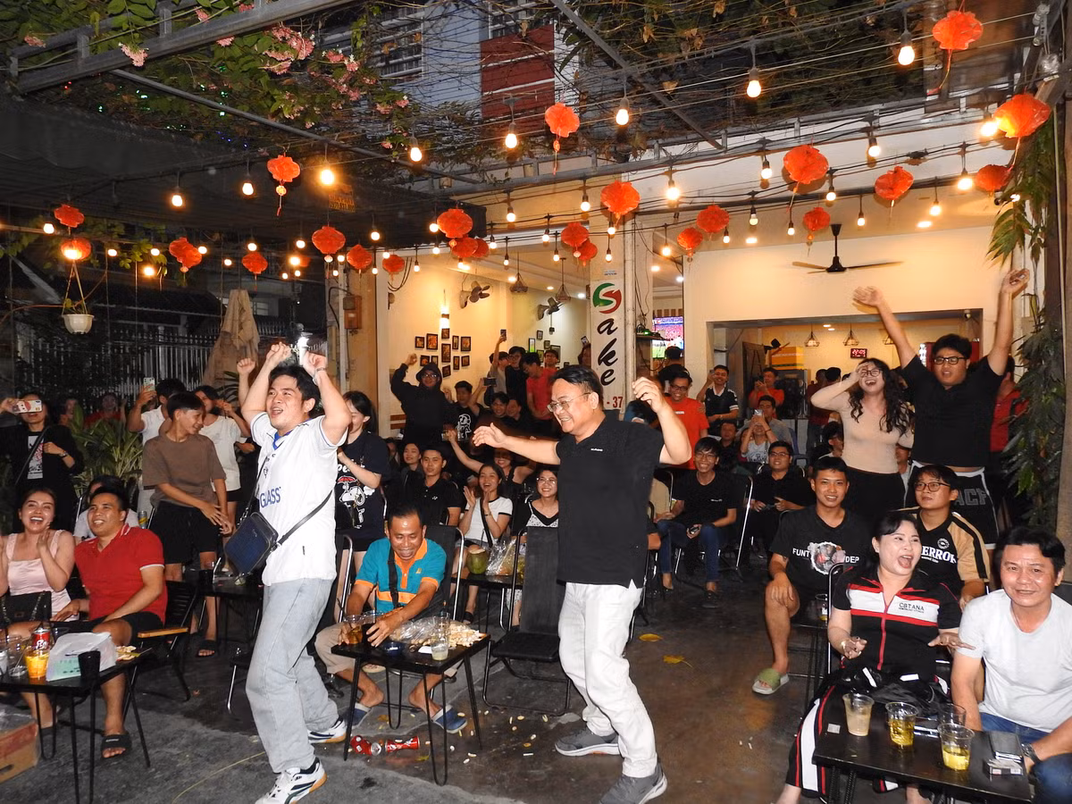 Điểm cafe Sake trên tuyến đường Út Tịch. (Ảnh: Bảo Giang)