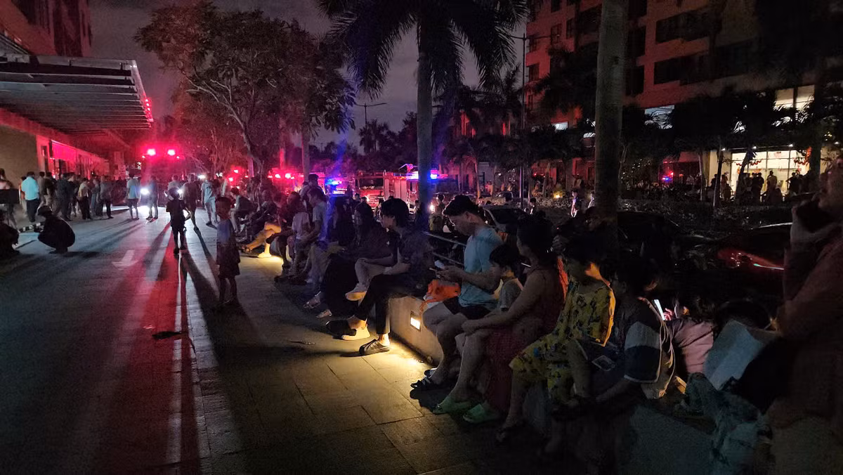 TP HCM: Cháy lớn ở chung cư Mizuki Park, nhiều người đi cấp cứu TP HCM: Chay lon o chung cu Mizuki Park, nhieu nguoi di cap cuu