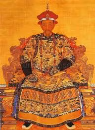 Hoàng đế cầm quyền lâu nhất trong lịch sử Trung Quốc từ thời nhà Tần đến nhà Thanh là vua Khang Hy. Ông cầm quyền trong suốt 61 năm.