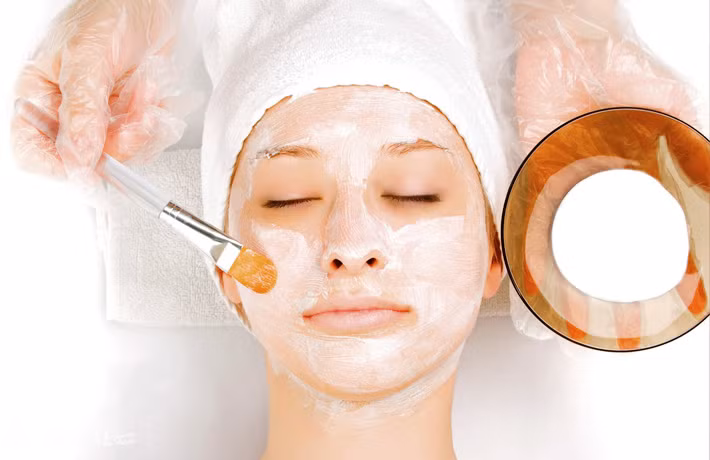 Đắp mặt nạ sữa chua. Sữa chua có khả năng làm dịu da một cách nhanh chóng. Cách chữa cháy nắng khi đi biển an toàn là bạn sử dụng những dưỡng chất cung cấp cho làn da của mình. Nó xua tan cảm giác ngứa rát, giúp da mát lạnh, sảng khoái hơn, không những thế còn chữa trị được phần da đen do rám nắng. Nguyên nhân là do trong sữa chua có chứa kẽm và axit lactic, là những chất có thể mang lại hiệu quả rất nhanh chóng trong việc chữa trị cho làn da bị tổn thương do ánh nắng.