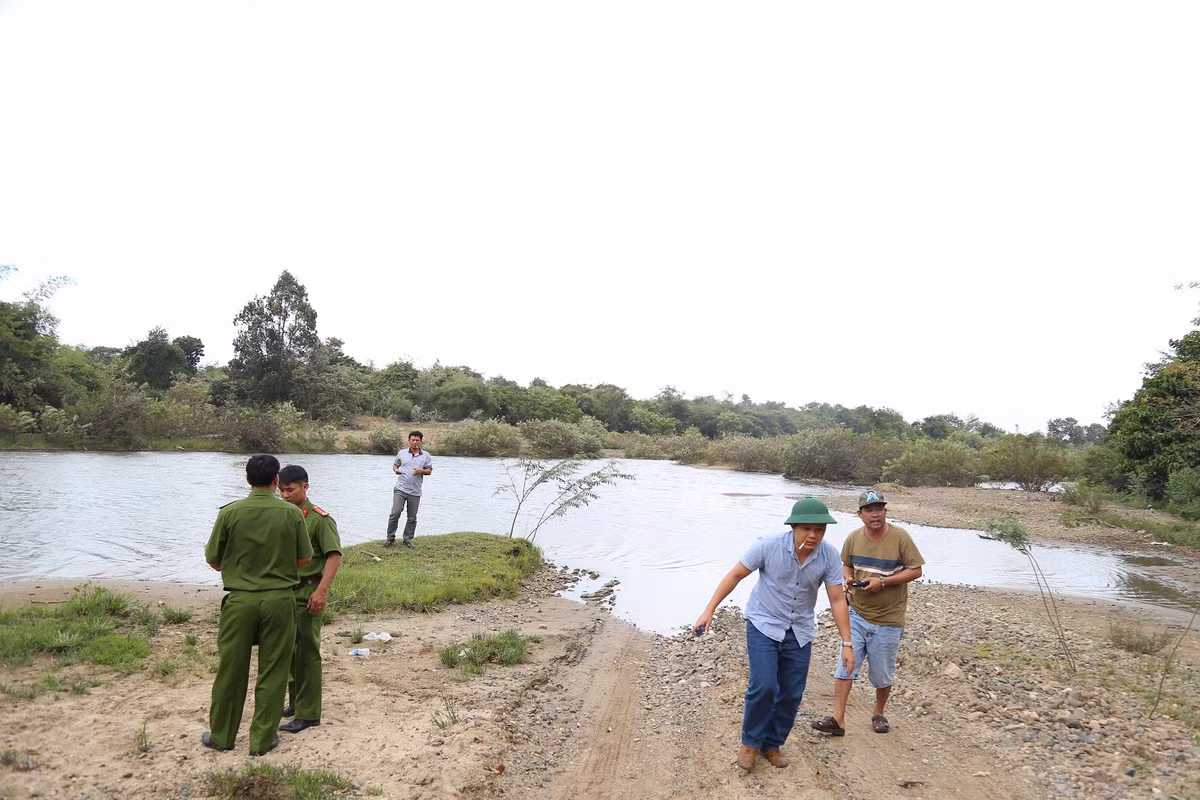 Bình Thuận chỉ đạo kiểm tra khai thác cát trái phép trên Sông Lũy - Hình 2 Binh Thuan chi dao kiem tra khai thac cat trai phep tren Song Luy-Hinh-2