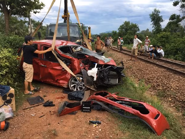 Bat ngo nguyen nhan tau hoa tong o to bep dum o Binh Dinh