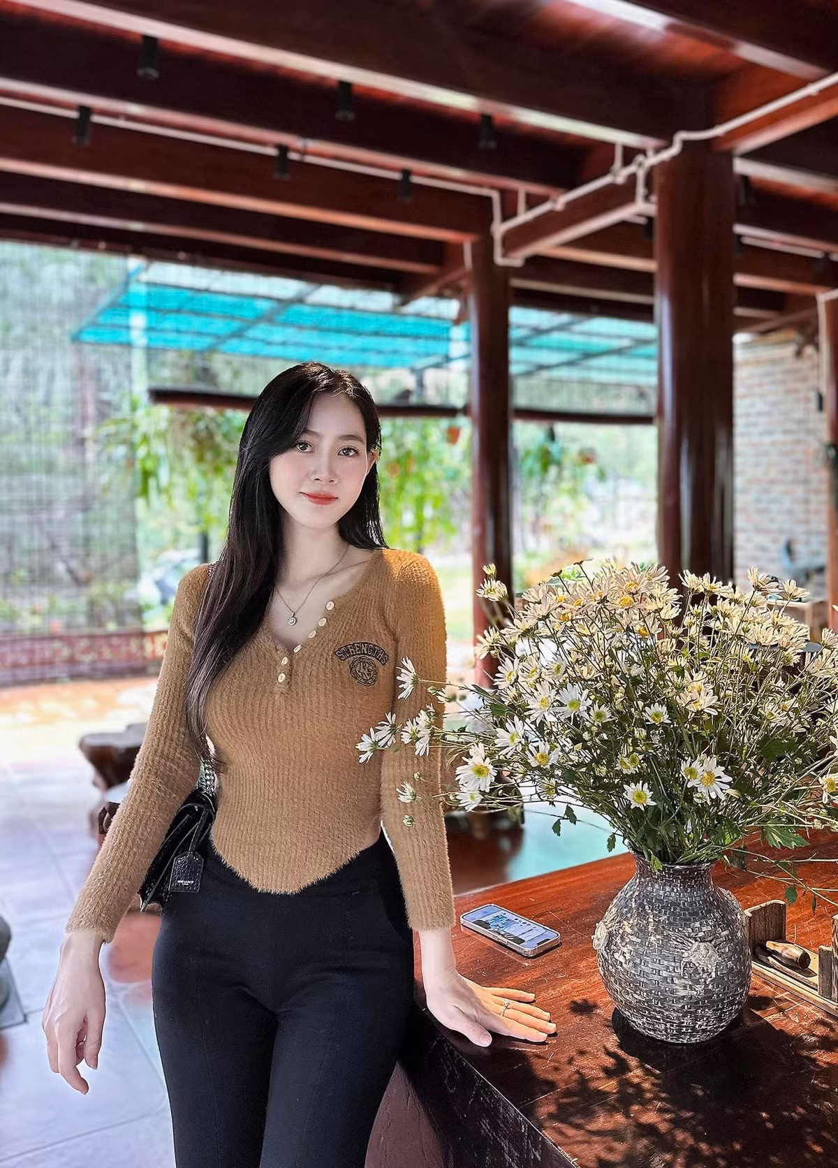 Có thể thấy, "hot girl Kem Xôi" sau 5 năm vắng bóng khỏi showbiz đã có cuộc sống rất viên mãn.