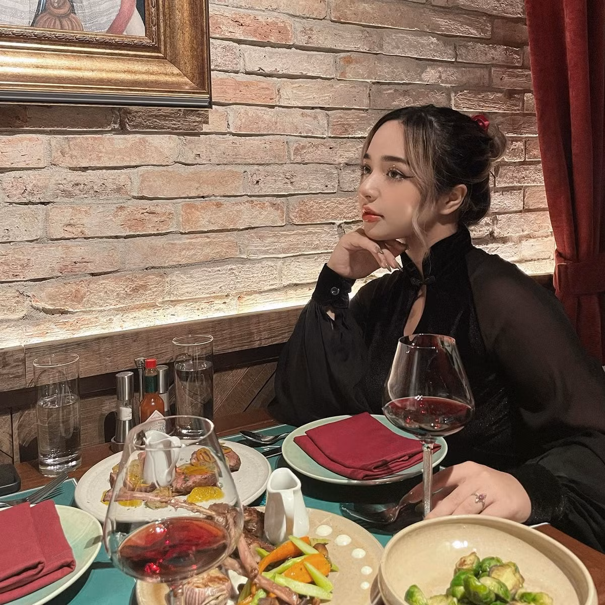Sau nhiều năm gắn bó với việc giảm cân, hiện tại gái xinh lai hai dòng máu đang sở hữu được thân hình thon gọn.