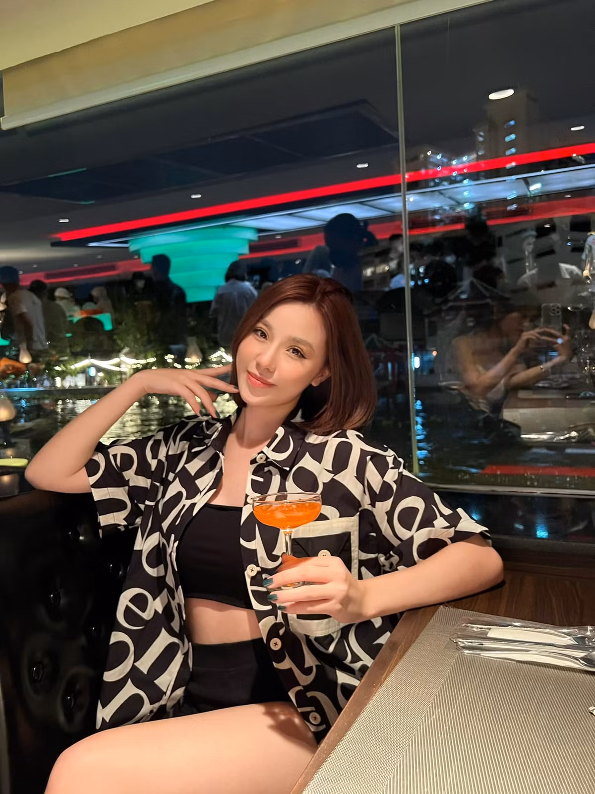"Nữ thần làng game" thường chia sẻ những hình ảnh diện trang phục trẻ trung.