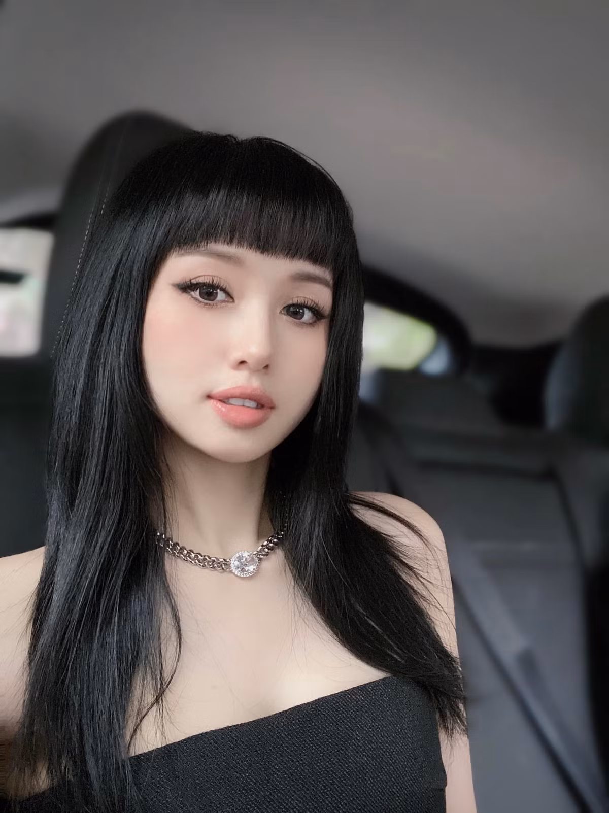 Ở tuổi 34, lại từng trải qua 2 lần sinh nở, Tâm Tít khiến nhiều người phải ngạc nhiên khi vẫn giữ được vẻ đẹp nuột nà, hoàn hảo như búp bê.