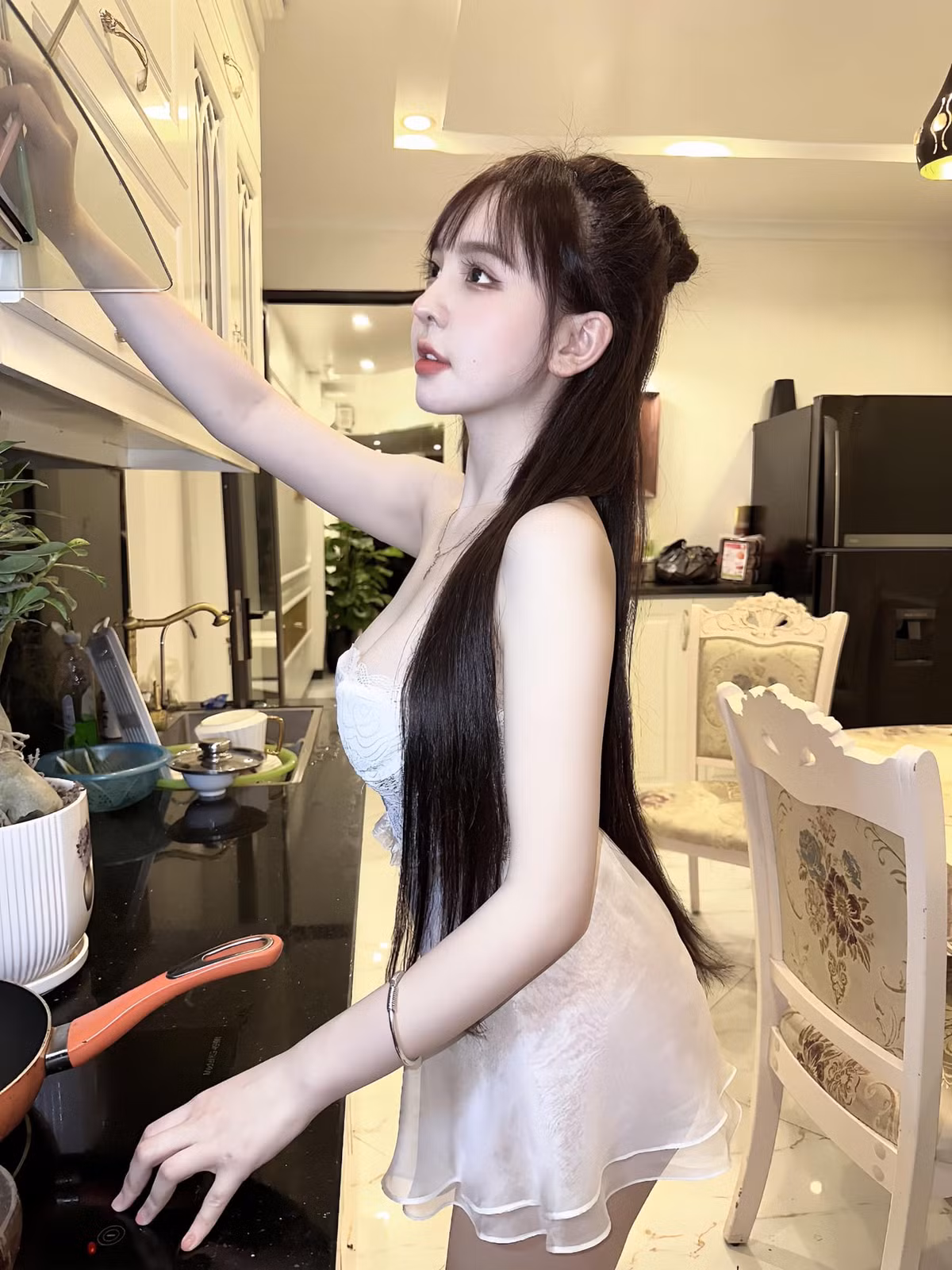 Sau nhiều năm kể từ khi khoảnh khắc đó, hiện tại Huyền Châu gây bất ngờ với ngoại hình phổng phao.
