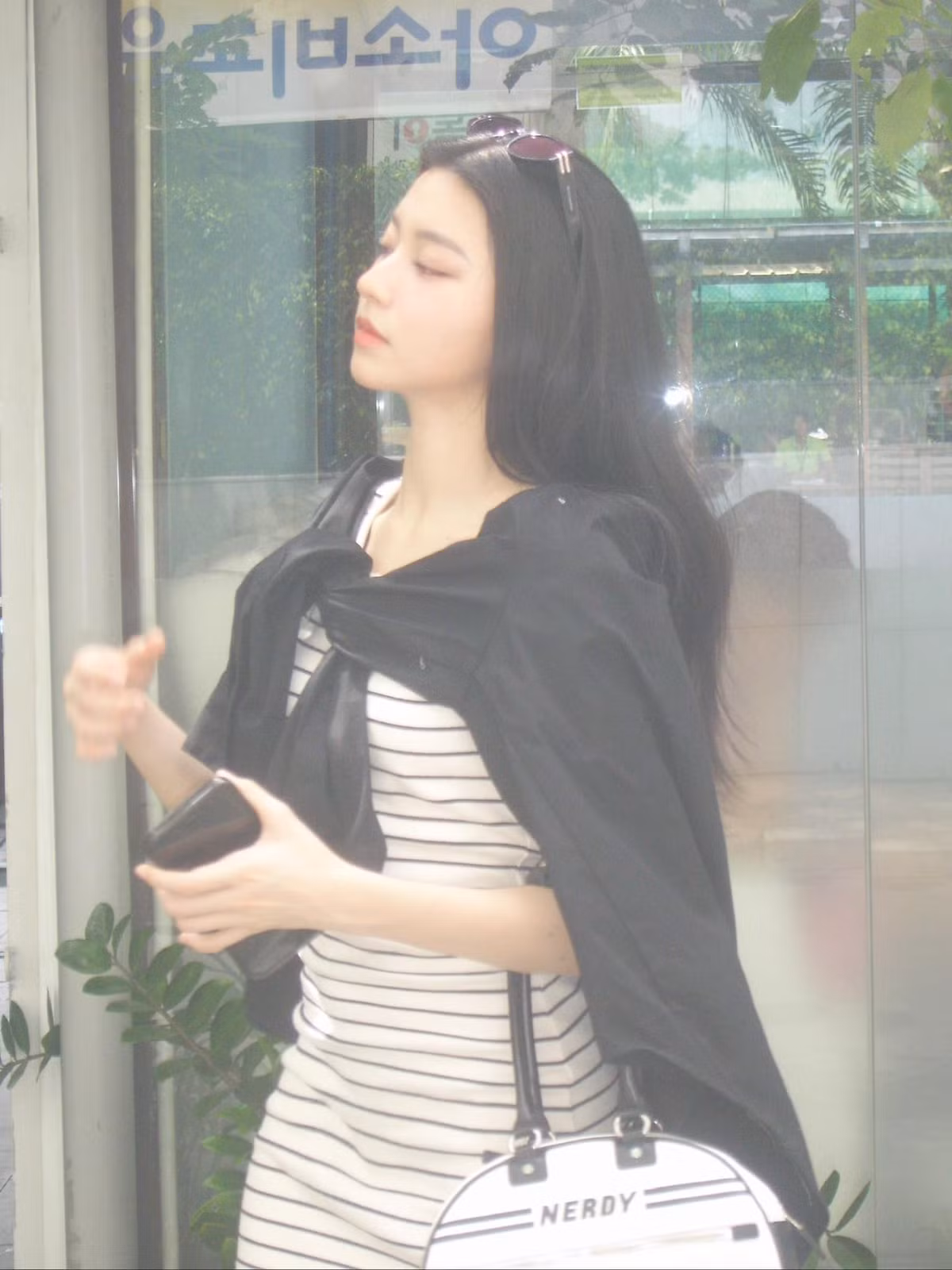 Thay vì đi theo con đường học tập như bạn bè, nàng hot girl quyết định lựa chọn kinh doanh từ khi còn trẻ.