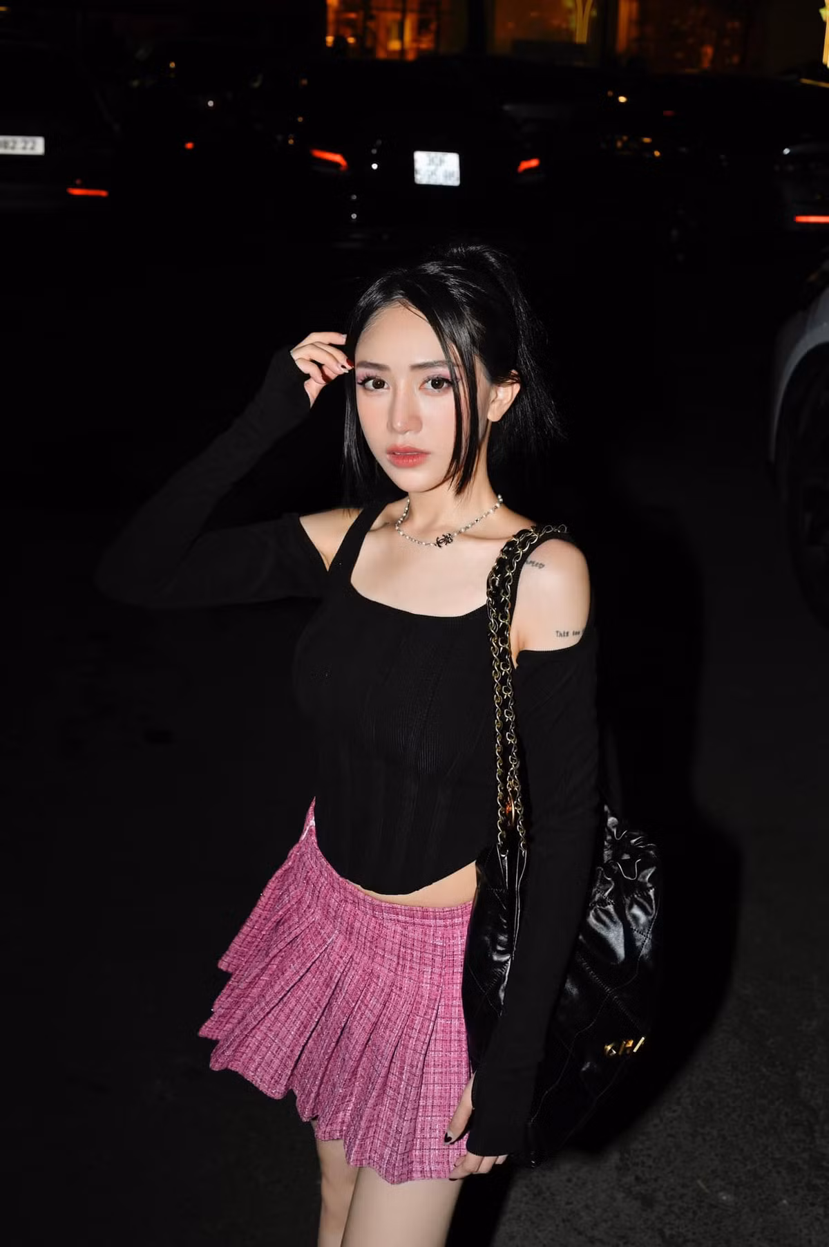 Ngoài nâng mũi, trước đó con gái Minh Nhựa đã chi 90 triệu nâng ngực sau khi sinh con trai đầu lòng được khoảng 1 năm.