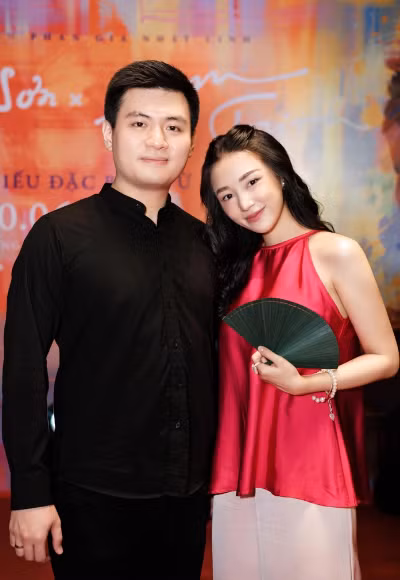 Salim từng là một hot girl nổi tiếng tại Hà thành cùng thời với những gương mặt quen thuộc khác như Chi Pu, Quỳnh Anh Shyn, Sun Ht...Nhưng sau khi kết hôn với thiếu gia tập đoàn may mặc, cô sống kín tiếng hơn, dành nhiều thời gian chăm con nhỏ.