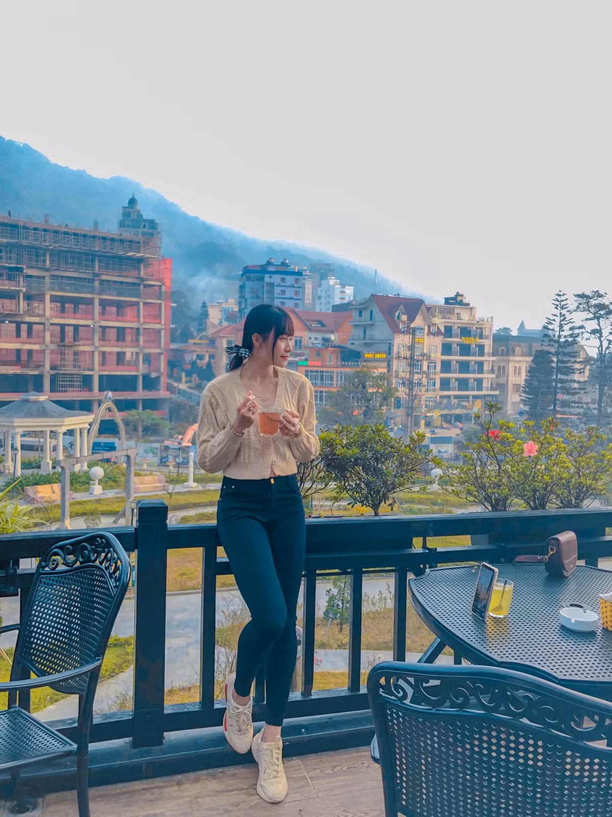 Nữ VĐV điền kinh từng là nhà vô địch quốc gia ở nội dung chạy 100m vượt rào vào năm 2020, 2021. Năm 2022, VĐV sinh năm 1999 được tham dự SEA Games 31 nhưng chỉ đứng thứ 6 ở vòng chung kết nội dung 100m vượt rào nữ.