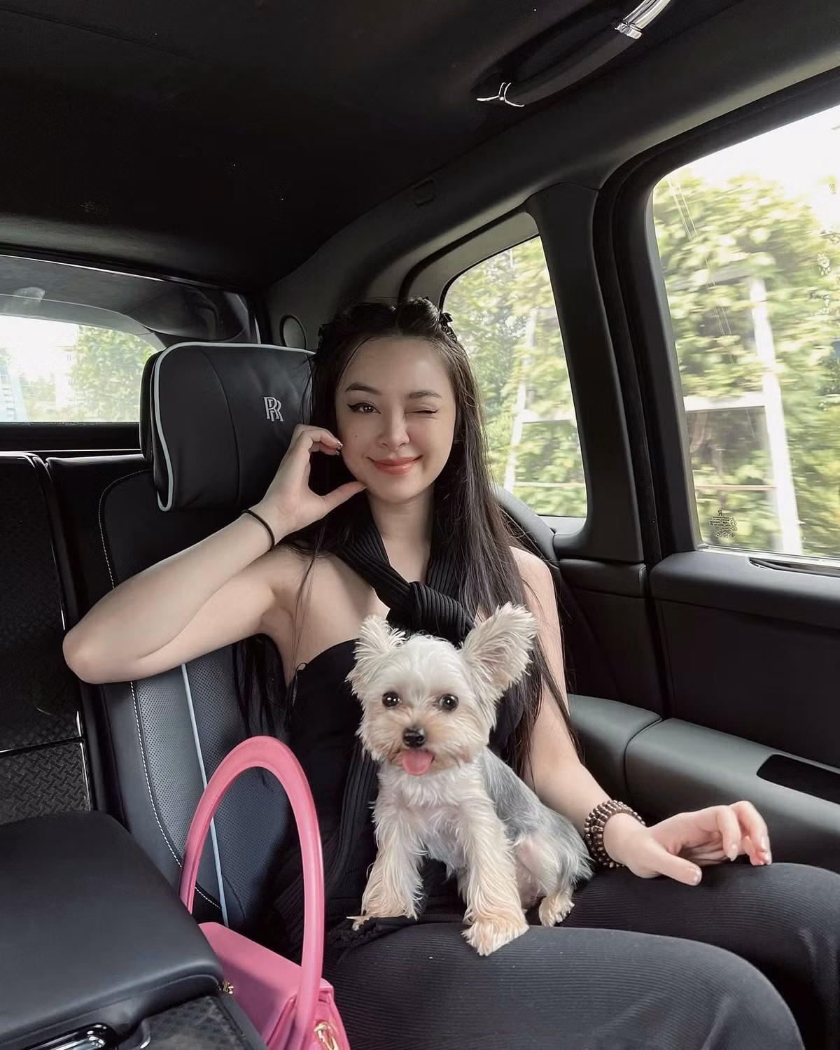 Cô hiện đang là mẫu ảnh kiêm founder của một thương hiệu thẩm mỹ hạng sang tại Việt Nam.