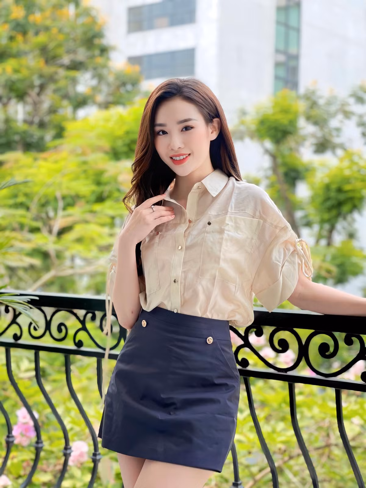 Đối với cô, ngoại hình đẹp là điều kiện cần thiết trong nhiều ngành nghề, không riêng gì tiếp viên hàng không.