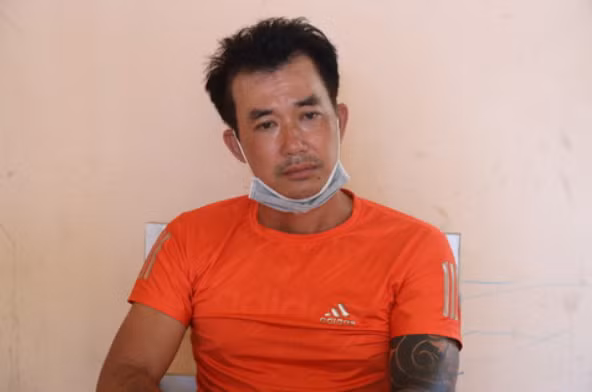  Cho vay lãi suất đến 400%/năm, còn dọa bắt cóc con nợ để đòi tiền: Võ Phi Bảo (SN 1977, trú huyện Tân Châu, Tây Ninh) cho vay lãi suất dao động từ 100% đến 400%/năm, thu lợi bất chính gần 300 triệu đồng. Khi có nhu cầu vay tiền, người vay có thể mang ô tô, xe tải, xe máy cùng giấy tờ đến thế chấp. Khi người vay không trả nợ, Bảo hăm dọa bắt cóc con cái họ để thu lại tiền. Ngày 8/7, Công an huyện Tân Biên cho biết đang tạm giữ Bảo để điều tra, làm rõ. 