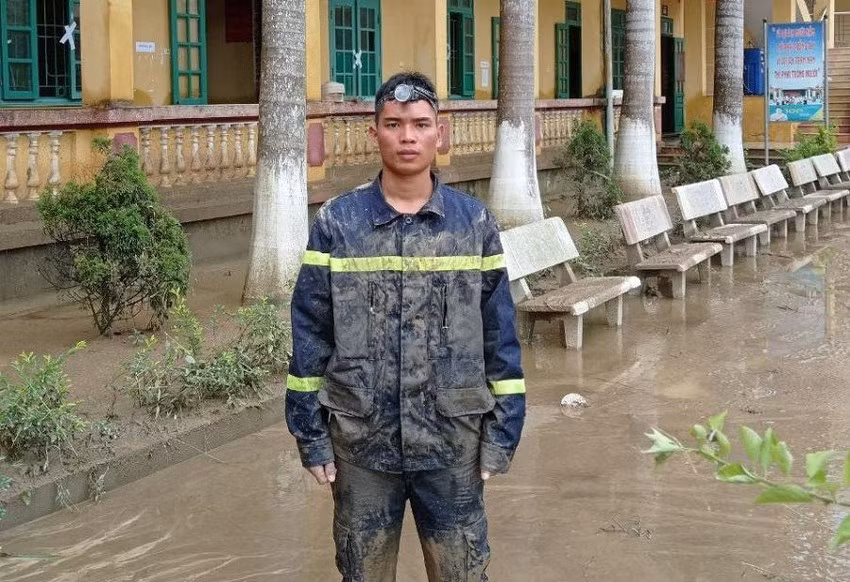 Tuyen Quang: Chien sy canh sat PCCC cuu 105 hoc sinh thoat khoi con lu