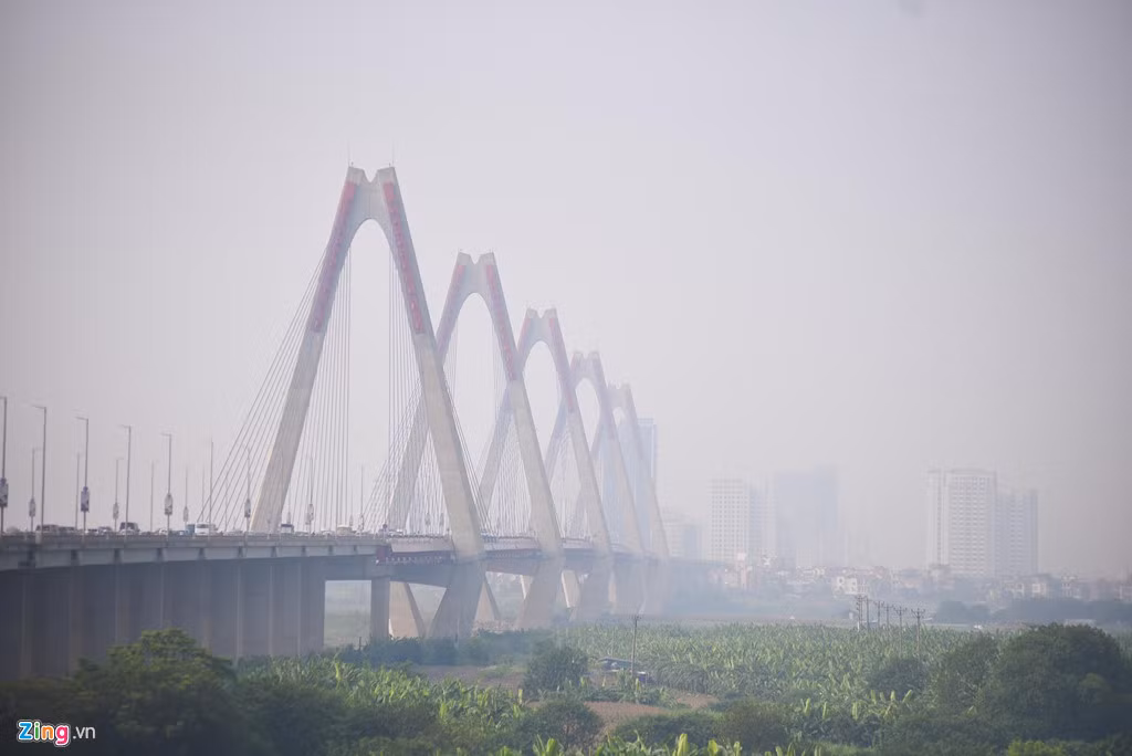 Nhiều nghiên cứu tại Hà Nội đã chỉ ra hiện tượng nghịch nhiệt là một trong các nguyên nhân chính làm cho nồng độ các chất ô nhiễm (đặc biệt là bụi PM 2.5) tăng cao đột biến.