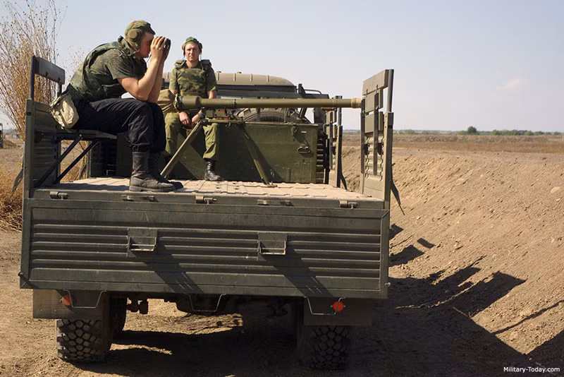 Các phiên bản nâng cấp gồm: SPG-9N được lắp thiết bị ngắm đêm; SPG-9D trang bị cho bộ binh hoặc lính dù; SPG-9MD được trang bị cho lực lượng đổ bộ…
