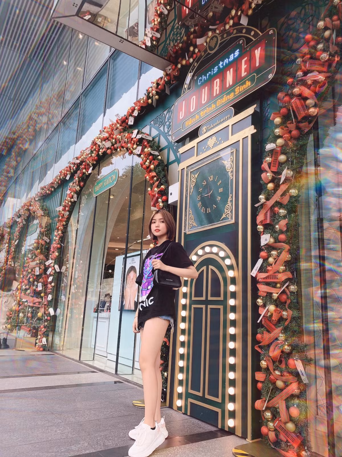 Phi Nhung hiện đang là một người mẫu ảnh quen thuộc cho các shop thời trang, thực hiện các shoot hình của các nhiếp ảnh gia tại Sài Gòn.