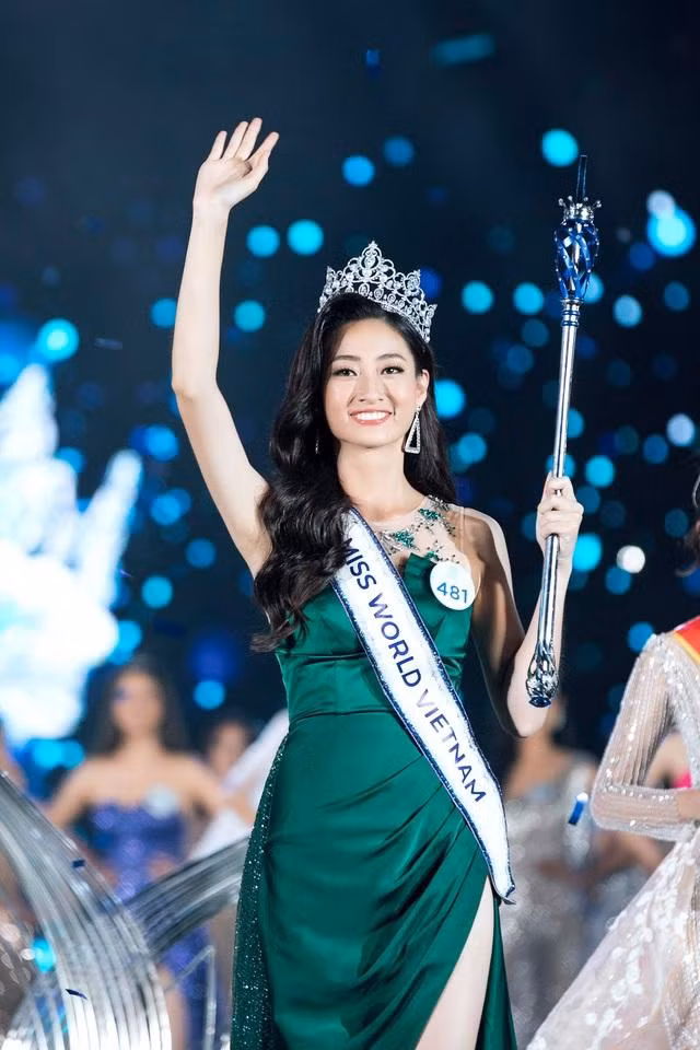 Đăng quang Hoa hậu Thế giới Việt Nam 2019, người đẹp Lương Thùy Linh hội tụ đầy đủ yếu tố ngoại hình lẫn tri thức xứng đáng với chiếc vương miện được trao tặng.