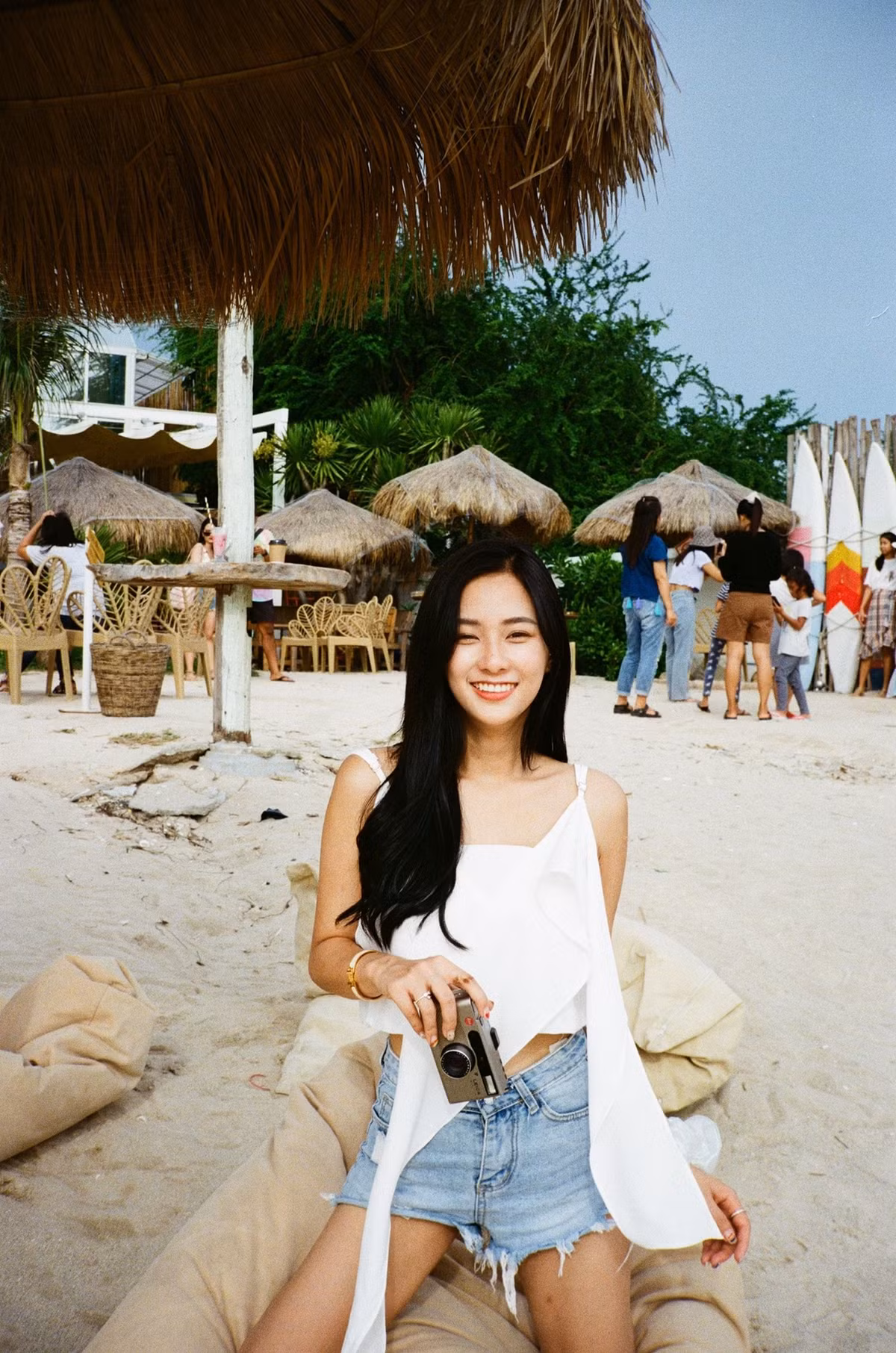 Dù không hay diện trang phục nóng bỏng song những nét gợi cảm toát ra từ ngoại hình và thần thái hơn người của Methmutha cũng "đốn đổ" trái tim nhiều anh chàng.