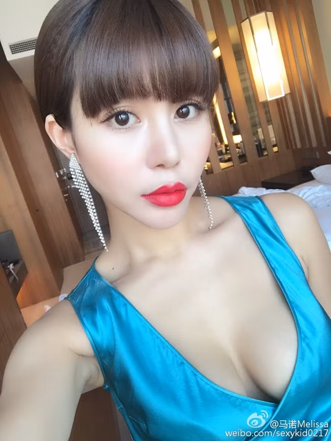 Đặc biệt nhan sắc của Mã Nặc đã thay đổi rất nhiều, cô gái này hiện đã xinh đẹp hơn không khác gì hot girl.