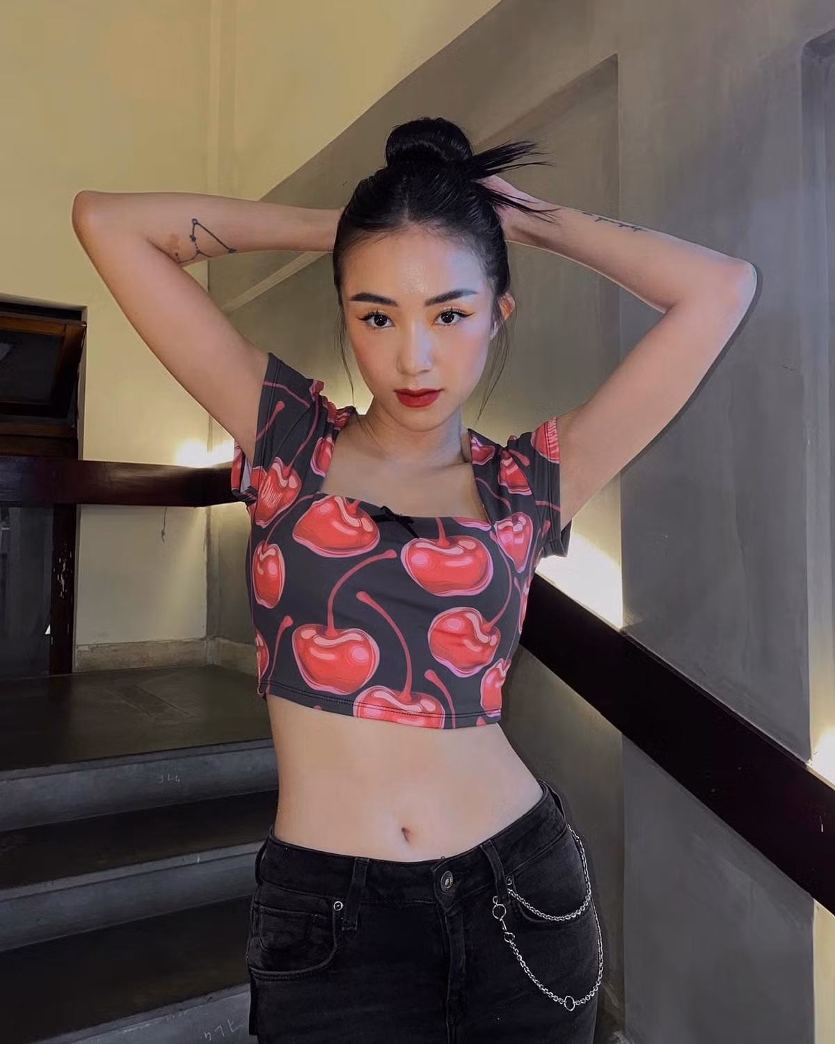Phong cách quyến rũ của Salim nhận được sự ủng hộ của fan hâm mộ.