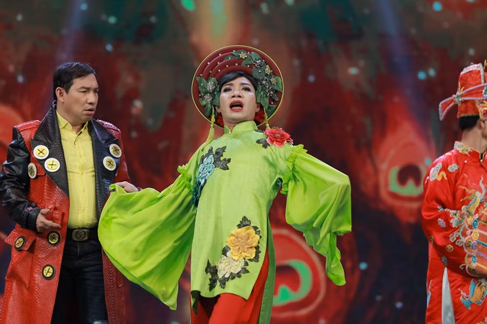 Táo Quân 2018: Phần trang điểm của Công Lý có phần kĩ lưỡng hơn so với những năm trước.