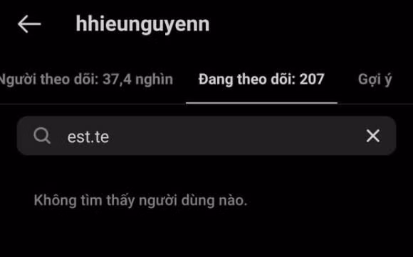 Tuy nhiên, cặp đôi này chưa kịp công khai hẹn hò thì đã bị cư dân mạng "soi" ra chi tiết đã đường ai nấy đi. Cụ thể, trên Instagram Hiếu Nguyễn đã bỏ theo dõi Phạm Diệu Linh. Chàng thiếu gia theo dõi tới hơn 200 người trên Instagram, tuy nhiên trong số đó hoàn toàn không có tài khoản của "bạn gái tin đồn".
