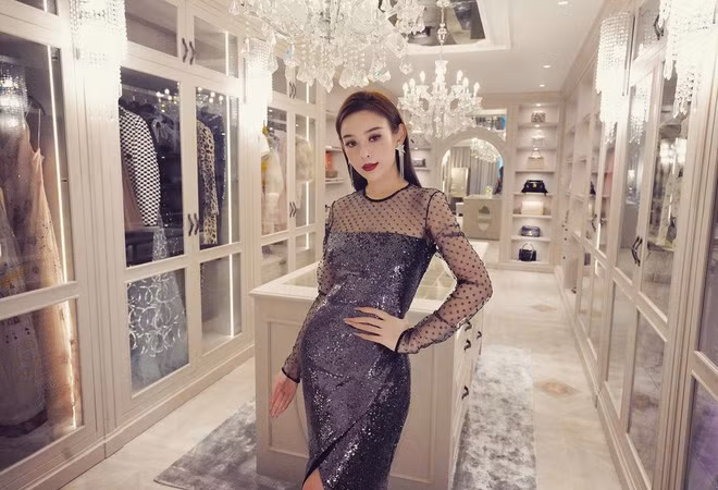 Bất cứ góc nào trong căn nhà cũng có thể trở thành điểm "sống ảo" của người đẹp.