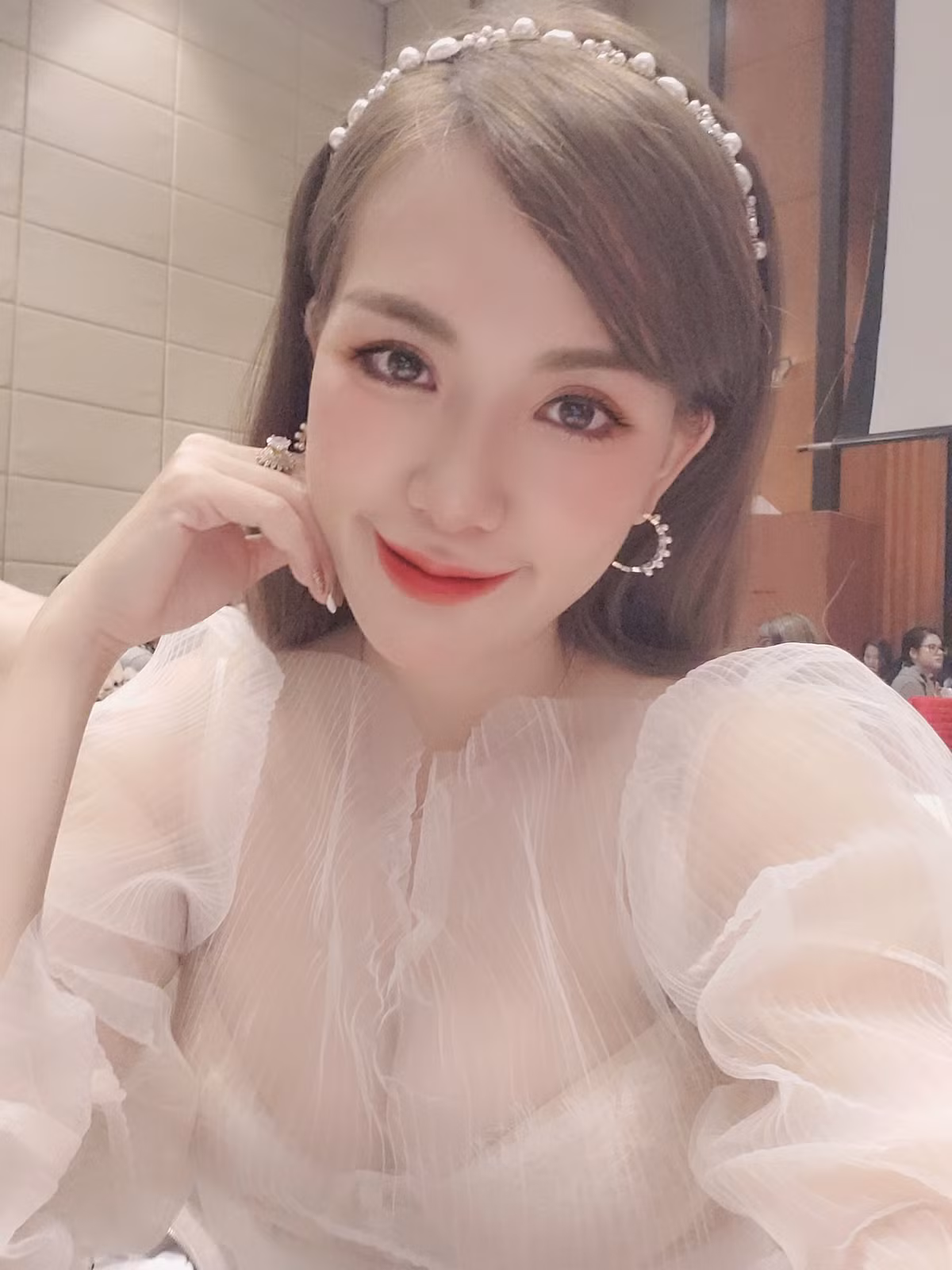 Hiện tại, ngoài làm kinh doanh, Mai Thỏ còn tham gia diễn xuất, làm MC cho một số chương trình.