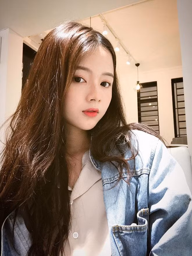Hiện tại, Lê Lý Lan Hương sở hữu kênh YouTube riêng với hơn 1 triệu người đăng ký, làm mẫu ảnh, đóng các bộ web drama, quay quảng cáo.