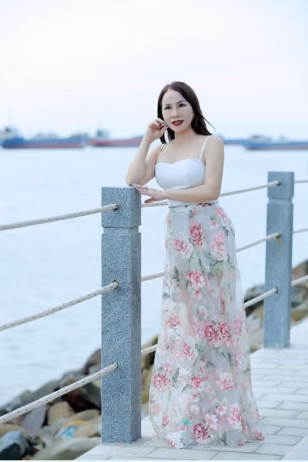 Bên dưới bình luận, nhiều người ngạc nhiên vì nhan sắc mẹ chồng cô càng ngày càng trẻ.