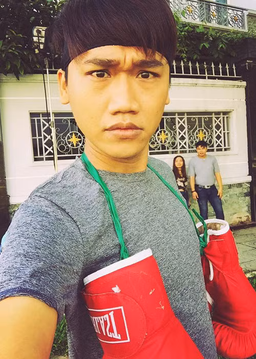 Nam diễn viên phim "Ngày ấy mình đã yêu" khá thoải mái chia sẻ những phút giây đời thường đáng yêu của mình.