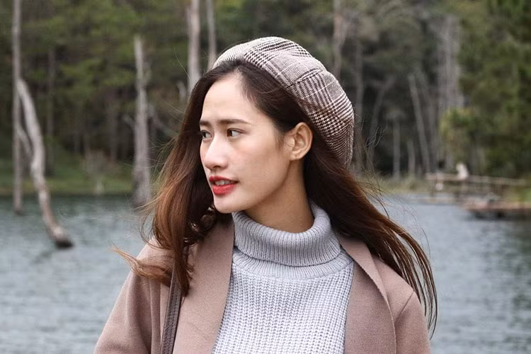 Thu Chiêu từng giành chiến thắng trong một tập của gameshow Quý cô hoàn hảo nhờ sự thông minh, khéo léo cùng vẻ ngoài dịu dàng.