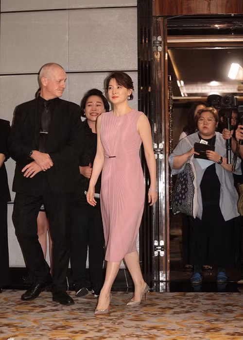 Nữ diễn viên Lee Young Ae vừa tham gia sự kiện của một thương hiệu. Ảnh: Sina