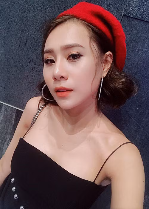 Hồ Bích Trâm mặc quyến rũ ở đời thường là một trong những tin tức sao Việt trong ngày 4/6.