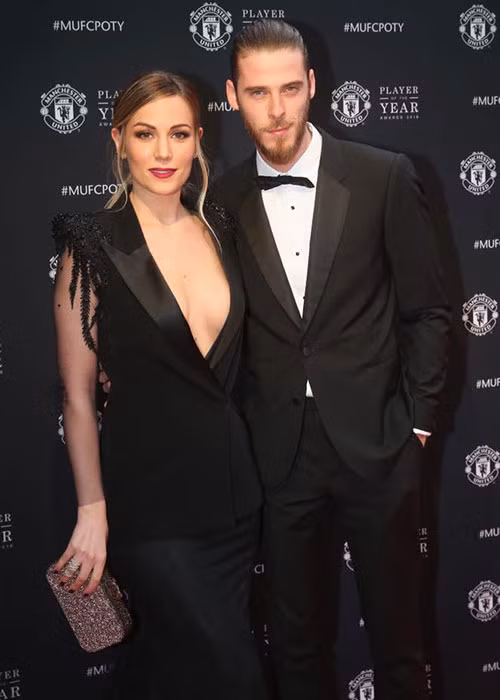  David de Gea đang thi đấu tại World Cup 2018 ở vị trí thủ môn tuyển Tây Ban Nha. Bạn gái của anh là Edurne Garcia Almagro. Ảnh: Mirror