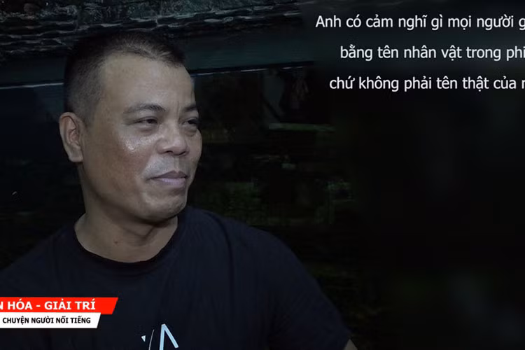 Theo Zing, Mạnh Hùng bị cáo buộc lừa đảo hơn 100 triệu đồng của hai người có nhu cầu xin việc vào sân bay Nội Bài. Hiện, vụ án được Công an TP Hà Nội mở rộng điều tra. Ảnh: Doisongphaply