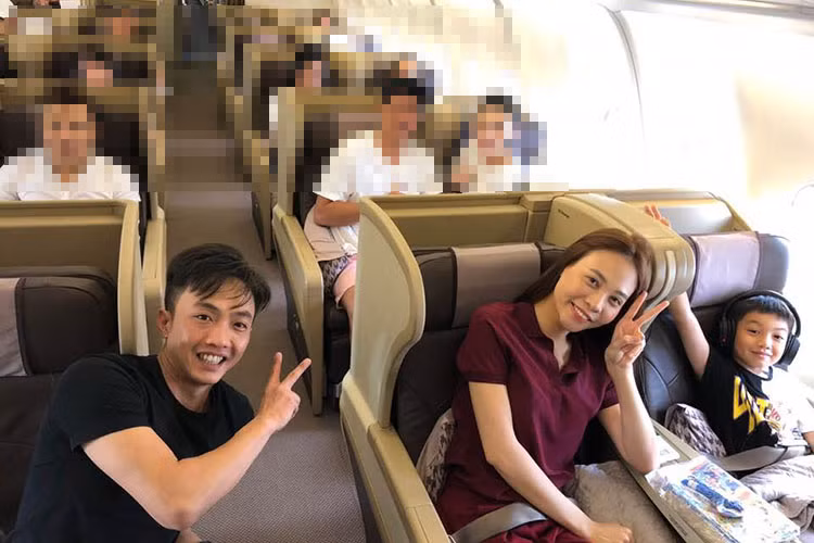  Hot Face sao Việt 24h: Cường Đô la đăng tải hình ảnh đưa bạn gái Đàm Thu Trang và con trai đi chơi.