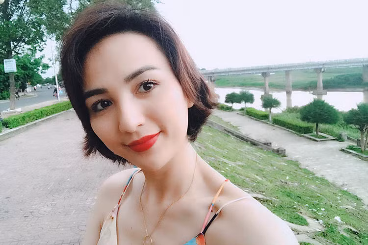 Ngọc Diễm được khen trẻ trung hơn khi cắt tóc ngắn cá tính.
