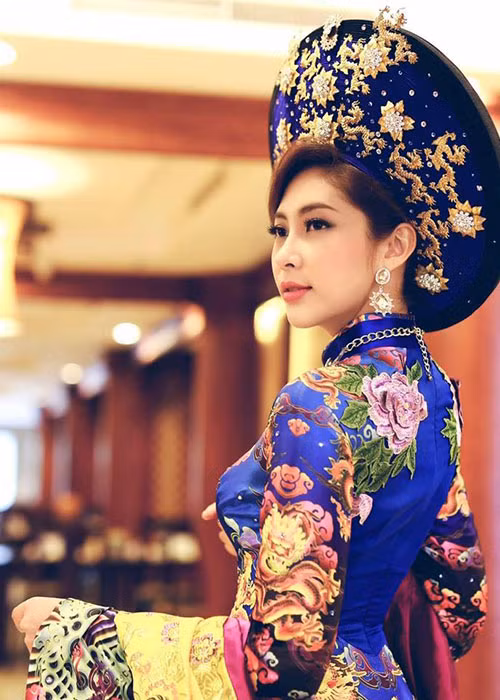 Ngoài làm người mẫu, Đặng Thu Thảo còn đóng phim truyền hình, điện ảnh.