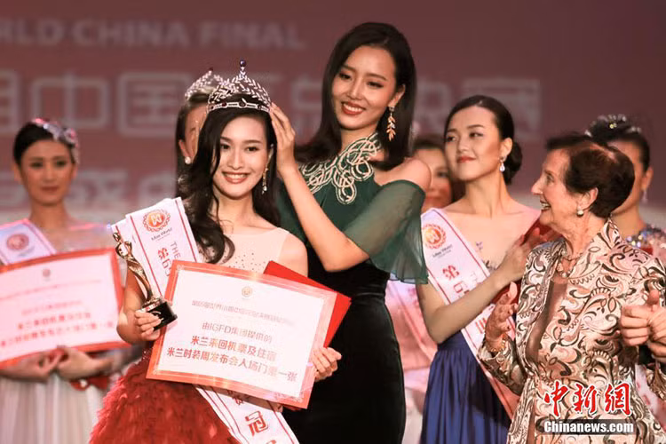 Bỏ thi áo tắm, các thí sinh Hoa hậu Thế giới Trung Quốc tập trung phô diễn tài năng, kỹ năng về nghệ thuật, văn hóa truyền thống. Ảnh: Chinanews