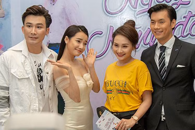 Nhã Phương và Bảo Thanh được khen xinh đẹp không kém cạnh nhau nhưng Nhã Phương trẻ trung hơn. Ảnh: Baophapluat