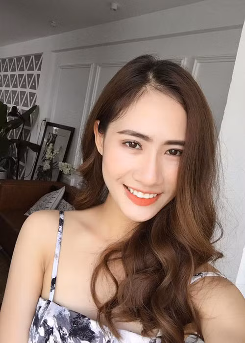  Em gái của Hà Chiêu đẹp rạng rỡ ở đời thường.