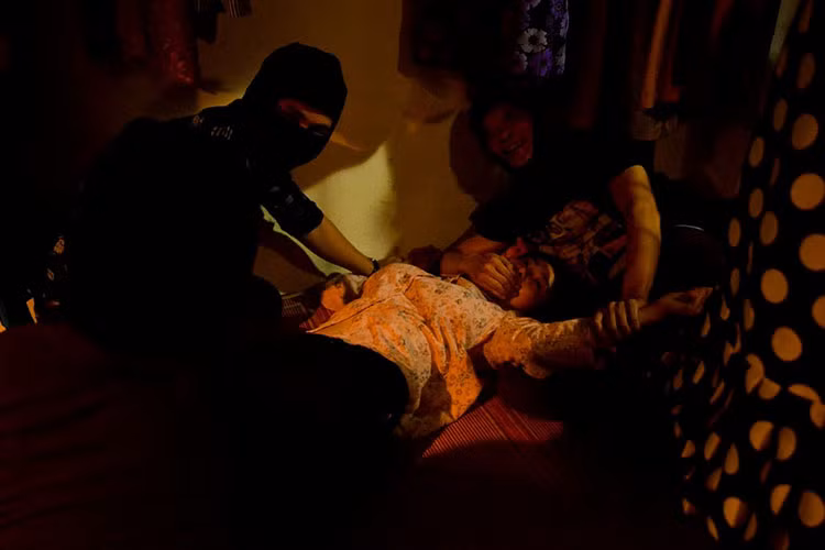 Bộ phim "Quỳnh búp bê" sắp lên sóng truyền hình. Đóng vai Lan - cô gái xuất thân nghèo khó từng bước rơi vào con đường làm gái mại dâm vì phải lo cho gia đình là diễn viên Thanh Hương. Ảnh: Khampha
