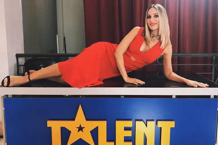 Năm 2015, sự nghiệp ca hát của Edurne tiếp tục có bước ngoặt khi cô tham gia cuộc thi âm nhạc Eurovision và lọt top 21 chung cuộc. Ảnh: FBNV