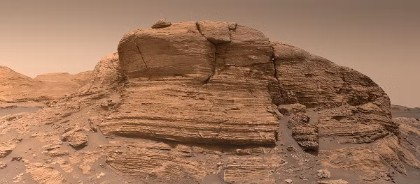 Được biết, trong 2 năm đầu tiên bắt đầu cuộc hành trình của mình, tàu Curiosity tìm được bằng chứng xác nhận miệng núi lửa Gale là hồ chứa rất nhiều những thành phần hóa học thích hợp cho sự sống.